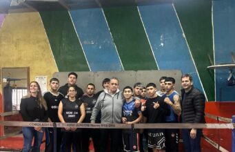 El intendente Marcelo Matzkin visitó el Boxing Club Zárate y acompañó una jornada de entrenamiento