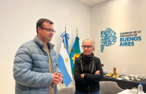Se presentó “Miradas hacia el pasado zarateño” en la Casa de la Provincia