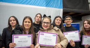 Elisa Abella encabezó la entrega de certificados a alumnos del Centro Educativo Digital