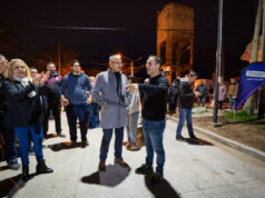 Junto a los vecinos, Abella encendió nuevas luminarias LED en Don Francisco