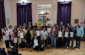 Fundación Mirgor donará televisores a escuelas de Zárate mediante un convenio con el Municipio