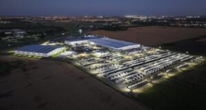 75 años moviendo al país: Mercedes-Benz Camiones y Buses celebra su trayectoria en Argentina y su apuesta a futuro