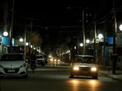 Calle Félix Pagola: El recambio es realizado por cuadrillas de la CEZ y Municipalidad
