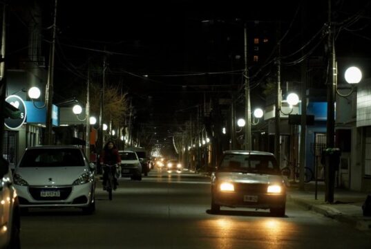 Calle Félix Pagola: El recambio es realizado por cuadrillas de la CEZ y Municipalidad