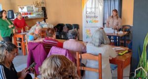 Código Comunidad: Capacitan a adultos mayores por estafas electrónicas