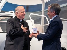Toyota presentó a la Nunciatura Apostólica uno de los Papamóviles que serán utilizados durante la visita de León XIV a la Argentina
