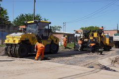 Obras de recomposición asfáltica en Juana María