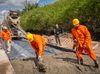 Abella supervisó los avances de la reconstrucción de la ruta 4: ya se colocan nuevos tramos de hormigón